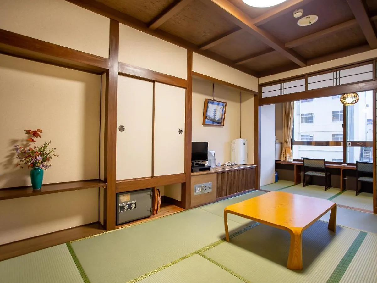 Kaneyoshi Ryokan Osaka 2*,